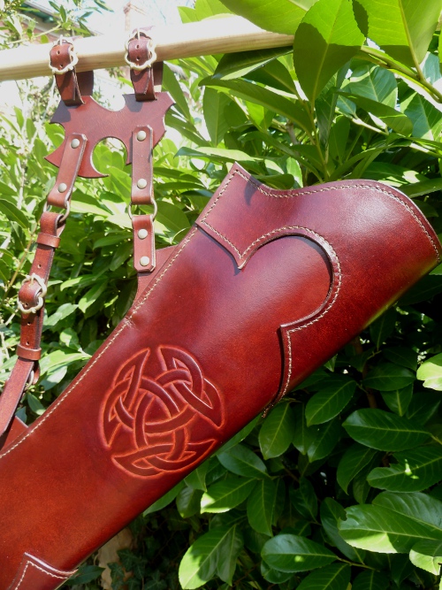 Carquois de hanche, archerie médiévale et motif celtique "Entrelacs"